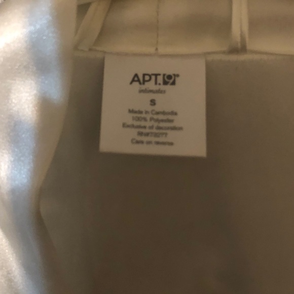 Bride Robe - Picture 2 of 4